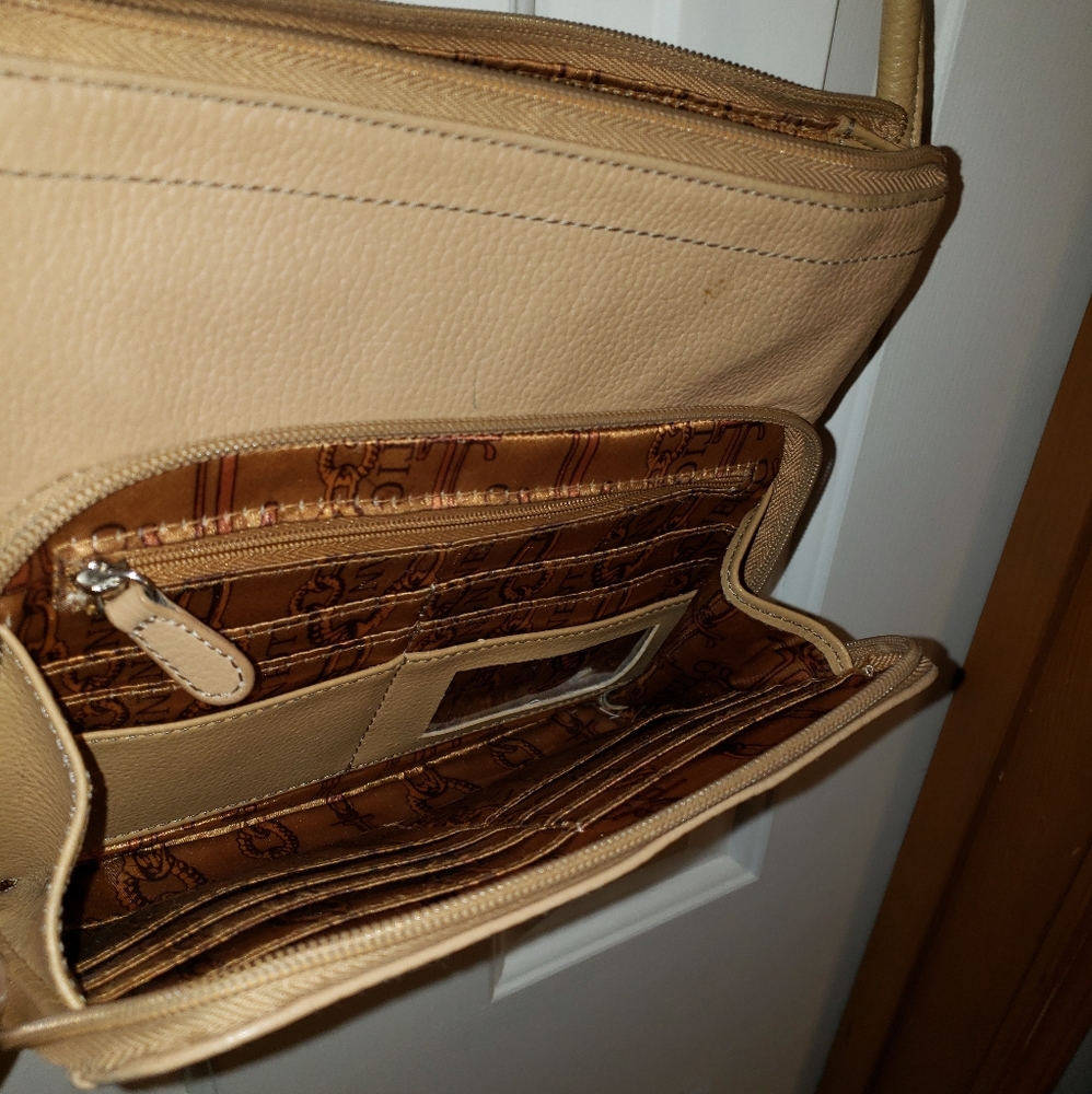 Tan Crossbody - Picture 5 of 7